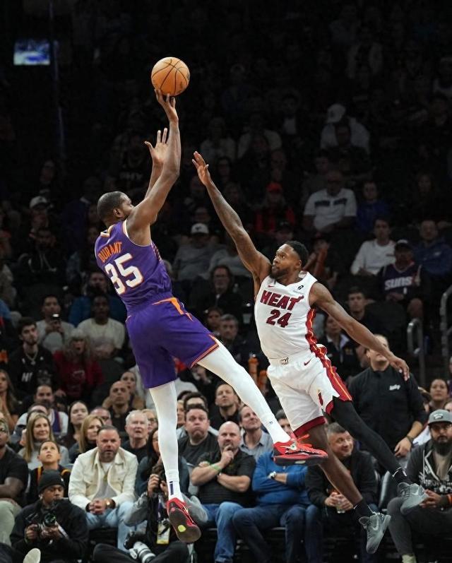 杜兰特在热火比赛中突破纪录，关键助攻引发热议！