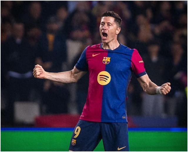 莱万多夫斯基连续二十场比赛得分超过比赛局势复杂，曼联不断突破！的简单介绍